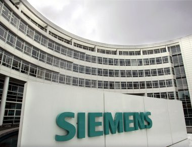 Siemens: «Η Ρωσία μετέφερε υλικό στην Κριμαία»